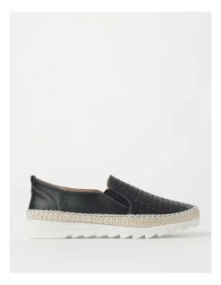 Regatta Capricorn Navy Leather Flat Shoe