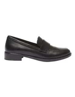 Infinity Flat Shoes In Black Leather