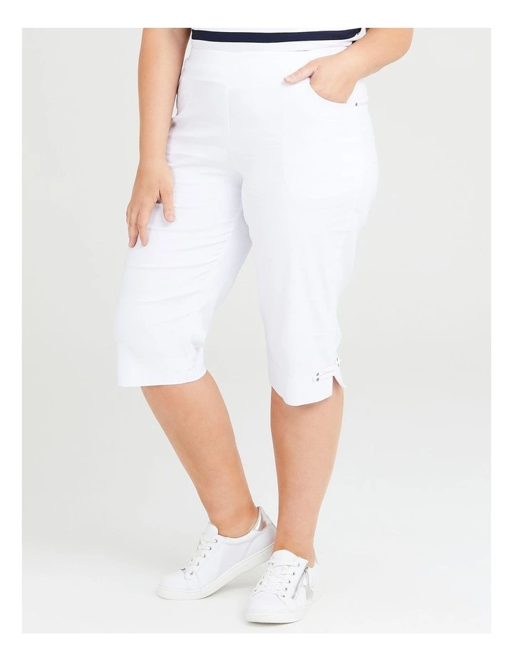 Editorial Essential Short In White 3 Editorial Essential Short In White