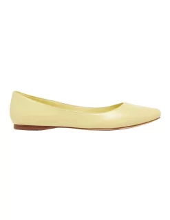 Nine West Speakup Flats In Yellow