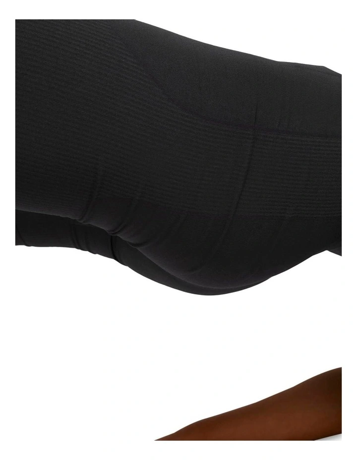 Puma Evoknit 7 Inch Short Tights In Black 6 Puma Evoknit 7 Inch Short Tights In Black - Image 4