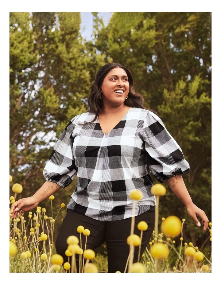 Regatta Organic Cotton V Neck 3/4 Sleeve Top In Black/White Check 4 Regatta Organic Cotton V Neck 3/4 Sleeve Top In Black/White Check - Image 2