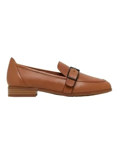 Hush Puppies Lorient Flat Shoe In Brown