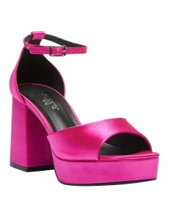 Crystal Sandals In Pink Satin